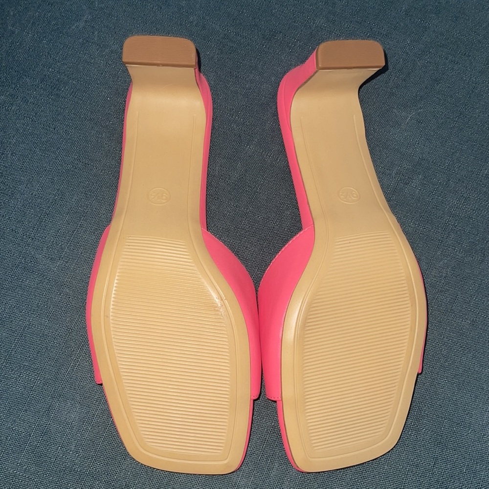 Heals - Picture 2 of 4